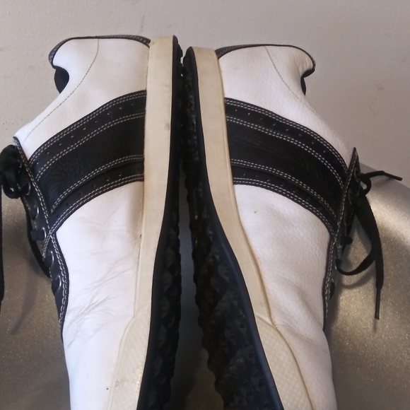 FJ Contour Casual Men's Golf shoes - Picture 7 of 9